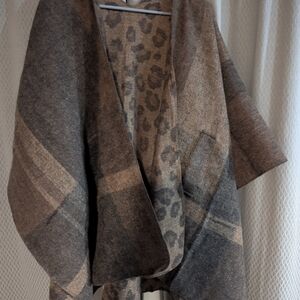 Stylish Gray and Brown Wrap Shawl